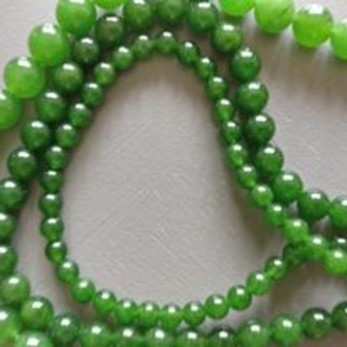 Lot de 10 perles de calcédoine vert foncé rondes en pierre naturelle 6 mm.