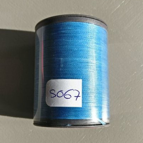 Bobine de fil plat ciré galaces - 110 mètres - polyester  0,8 mm d'épaisseur ref s067.  pour macramé, bijoux.