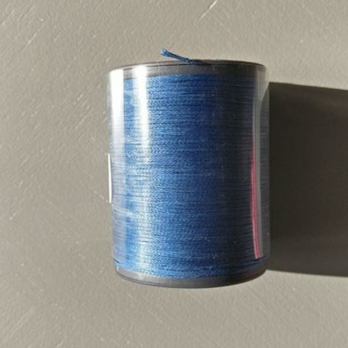 Bobine de fil plat ciré galaces - 110 mètres - polyester  0,8 mm d'épaisseur ref s075.  pour macramé, bijoux.