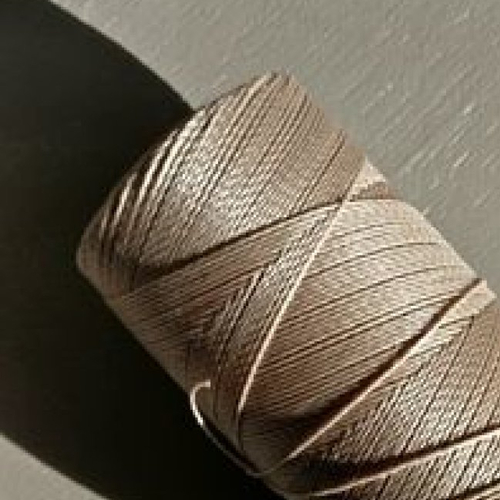 10 mètres ou + de  fil macramé ciré linhasita - polyester 0,5 mm d'épaisseur pour macramé, bijoux. greige réf 04.