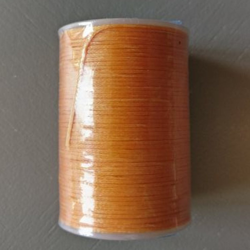 Bobine de fil plat ciré galaces - 90 mètres - polyester  0,8 mm d'épaisseur ref s040.  pour macramé, bijoux.