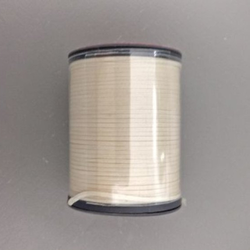 Bobine de fil plat ciré galaces - 110 mètres - polyester  0,8 mm d'épaisseur ref s001.  pour macramé, bijoux.