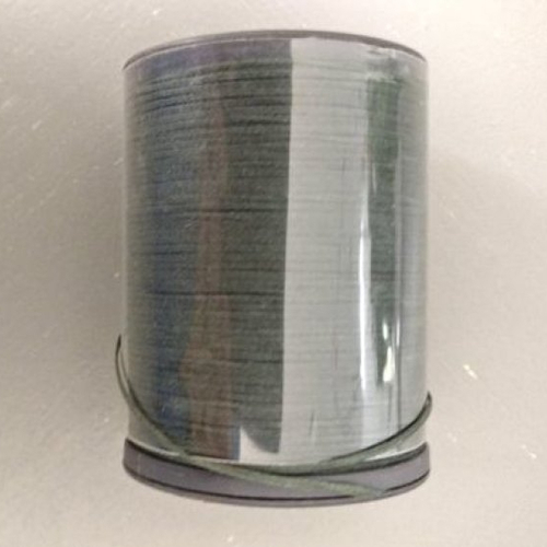 Bobine de fil plat ciré galaces - 110 mètres - polyester  0,8 mm d'épaisseur ref s030.  pour macramé, bijoux.