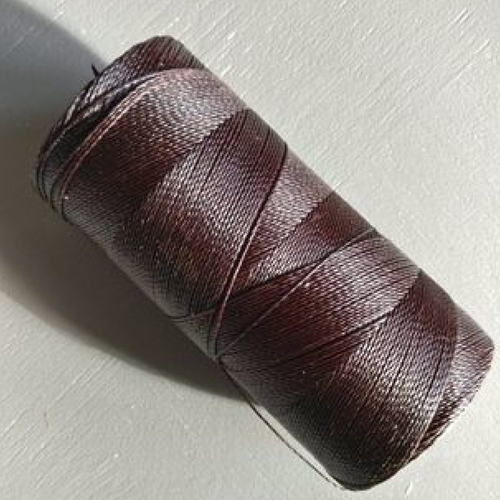 1 mètre ou + de  fil macramé ciré linhasita - polyester 0,5 mm d'épaisseur pour macramé, bijoux.  réf 555.