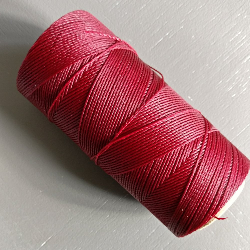 1 mètre ou + de  fil macramé ciré linhasita - polyester 0,8 mm d'épaisseur pour macramé, bijoux.  réf 60.