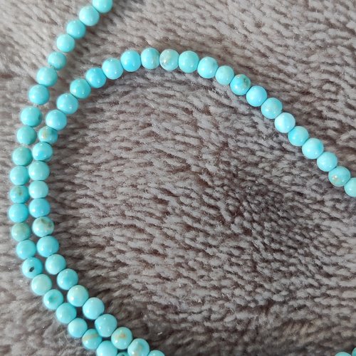 Lot de 10 perles de turquoise rondes en pierre naturelle 2 mm.