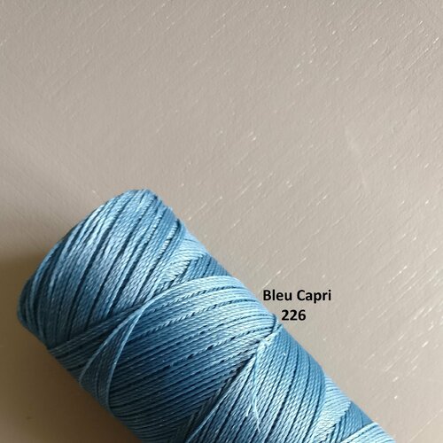 10 mètres fil macramé ciré linhasita  - polyester 0,8 mm d'épaisseur.  pour macramé, bijoux. bleu capri réf 226