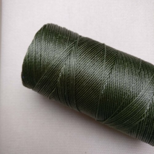 10 mètres fil macramé ciré linhasita - polyester 0,8 mm d'épaisseur.  pour macramé, bijoux.  vert 64