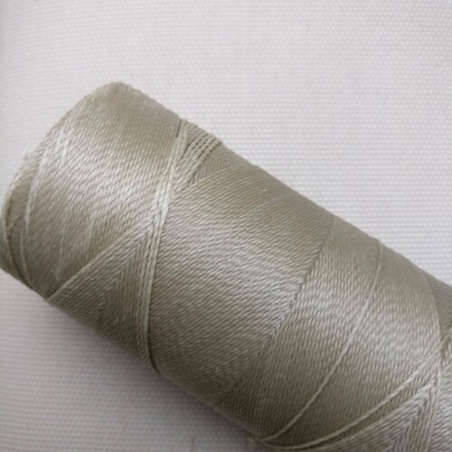 10 mètres ou + de  fil macramé ciré linhasita - polyester 0,5 mm d'épaisseur pour macramé, bijoux.  beige réf  05.