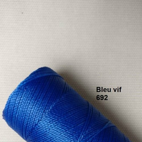 10 mètres fil macramé ciré linhasita  - polyester 1 mm d'épaisseur.  pour macramé, bijoux.  bleu vif réf 692