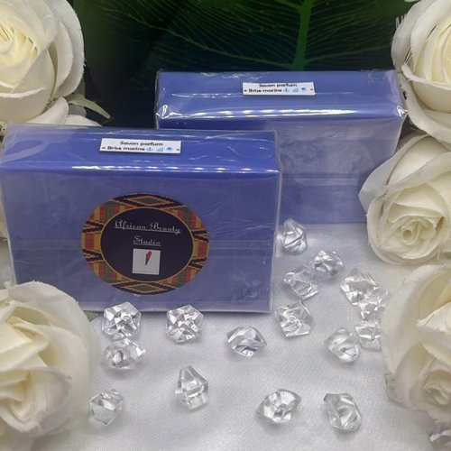 Savon artisanal parfum "brise marine"