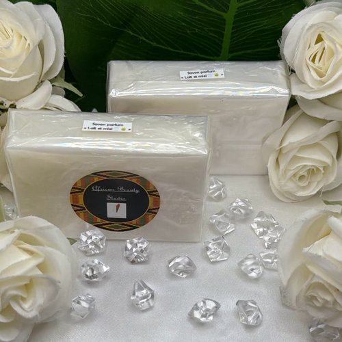 Savon artisanal parfum "lait et miel"