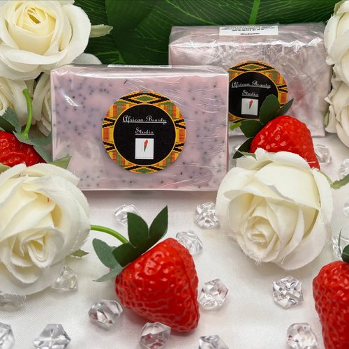 Savon artisanal parfum "fraise"