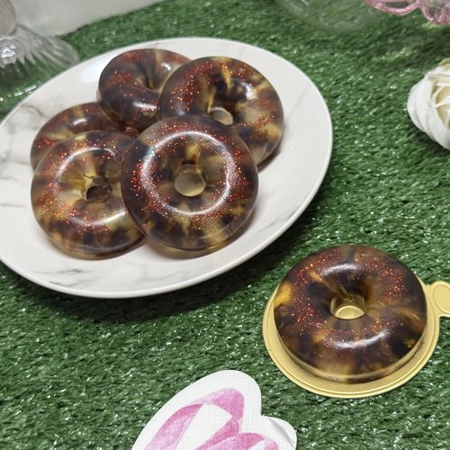 Savon artisanal donut parfum "rose vanillée"