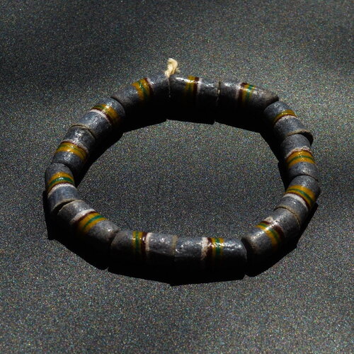 13 perles africaines krobo , verre recyclées multicolores,  ghanéennes, perles artisanales,  fabrication de bijoux