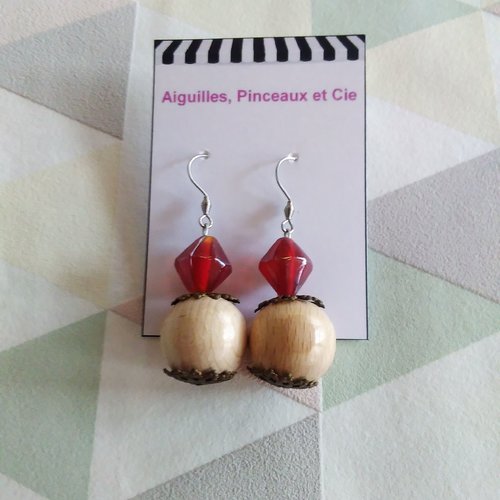 Boucle d'oreilles perles bois et belingot rouge