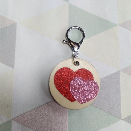 Porte clés rond motif de double coeurs en paillettes rouges et roses