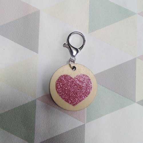 Porte clés rond motif de coeur en paillettes roses