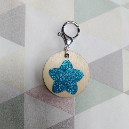 Porte clés rond motif d'étoile en paillettes bleues