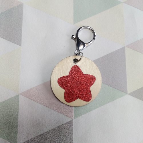 Porte clés rond motif d'étoile en paillettes rouges