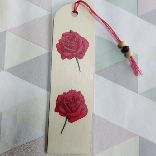 Marque page motif roses rouge