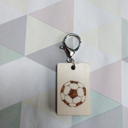 Porte clés rectangulaire motif ballon de foot