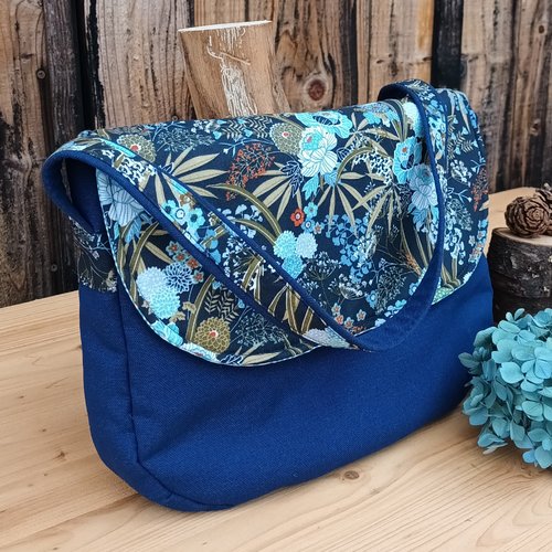 Sac besace bleu, sac à main