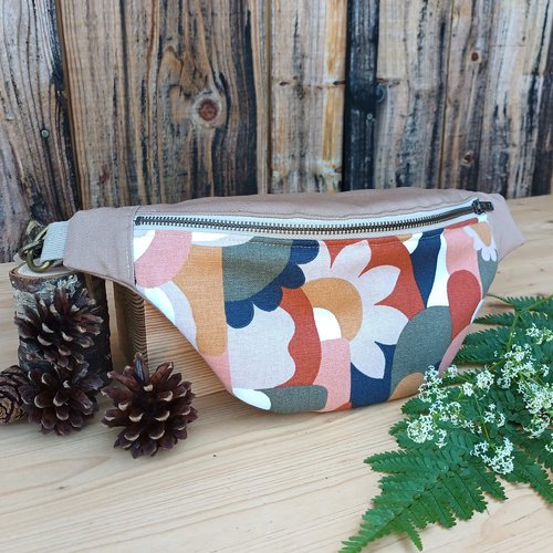 Sac banane motif graphique beige