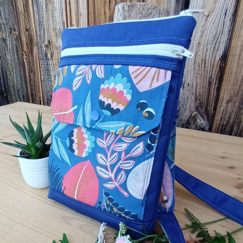 Pochette bandoulière bleu roi