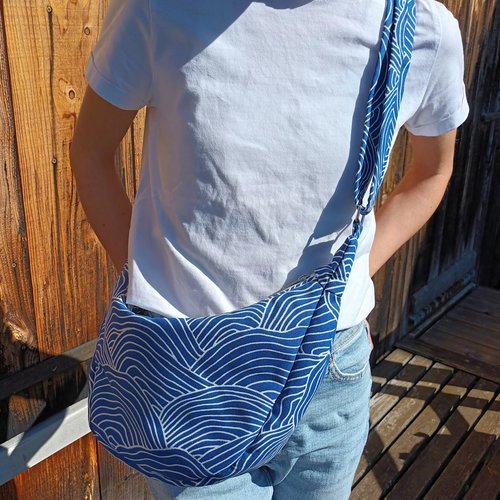 Sac demi-lune bleu japonais