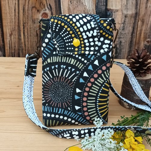 Etui portable motif ethnique