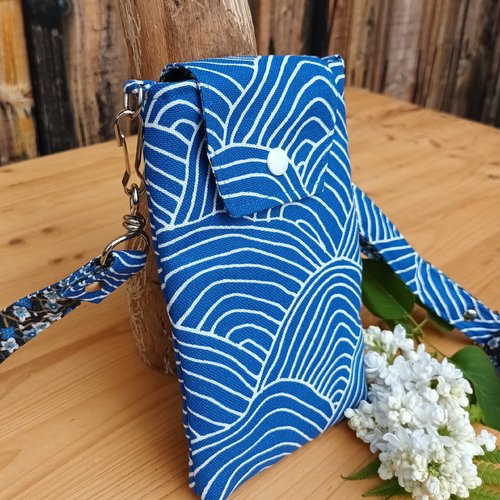 Etui portable montagne bleue