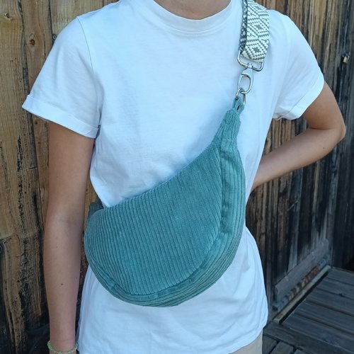 Sac demi-lune velours celadon