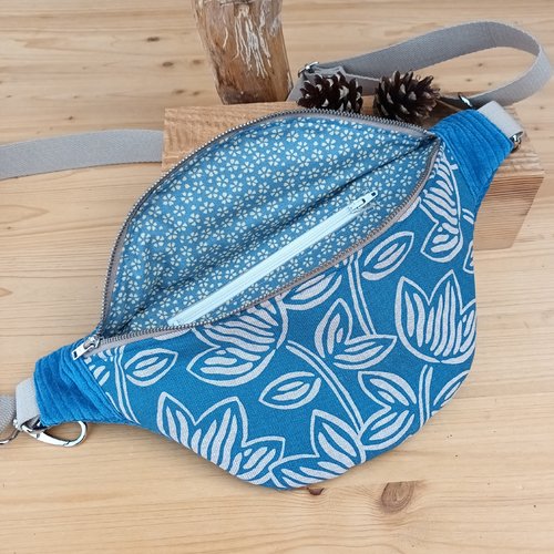 Sac banane velours côtelé bleu