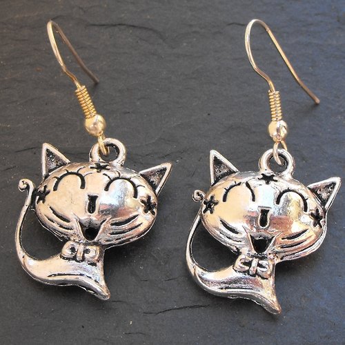 Pendants d'oreille perles chat bcl.2379