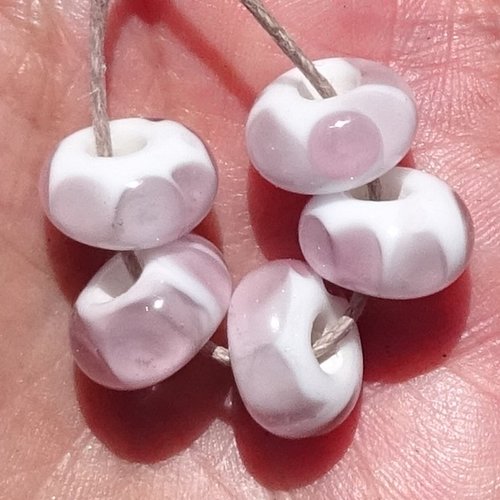 Lot de 5 petites perles en verre de murano, verre filé, lampwork, perl.4978