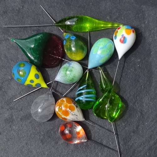 Lot de 12 headpins verre filé, lampwork, verre de murano, perl.5549