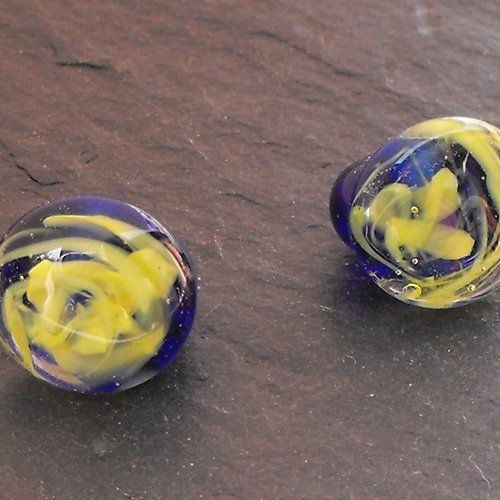 Lot de 2 boutons en verre de murano perl.1595