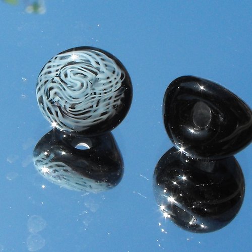 Lot de 2 boutons en verre de murano perl.1686