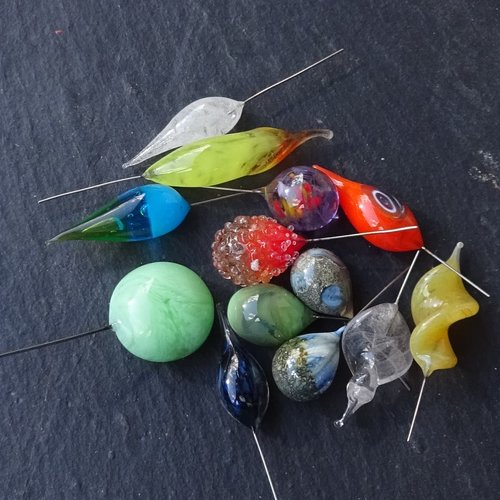 Lot de 11 headpins verre filé, lampwork, verre de murano, perl.6276