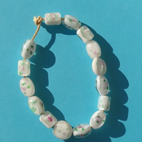 Lot de 15 perles destockées, verre, perl.6369