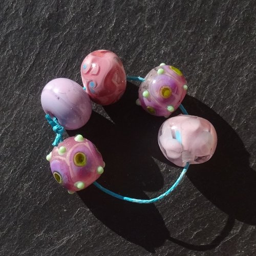 Lot de 5 perles en verre de murano, verre filé, lampwork, perl.6374