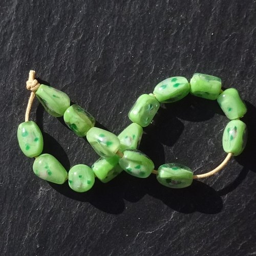 Lot de 15 perles destockées, verre, perl.6387