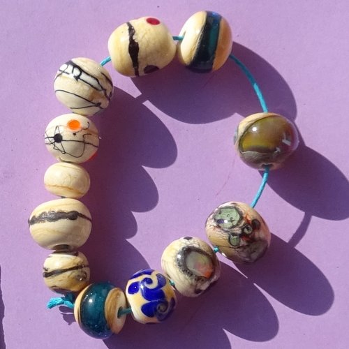 Lot de 12 perles filées au chalumeau, lampwork, verre filé, murano perl.6413