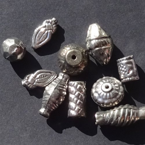 Set de 10 perles en métal doré perl.5372
