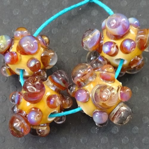 Lot de 4 perles en verre de murano, verre filé, perl.4573
