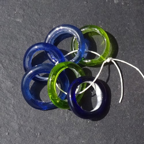 Lot de 6 perles anneaux en verre de murano, verre filé, perl.6480