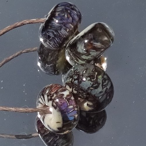 Lot de 4 petites perles en verre de murano, verre filé, lampwork, perl.5006