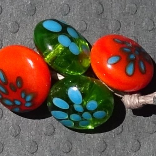 Lot de 4  perles bouton, verre filé, verre de murano, perl.5625