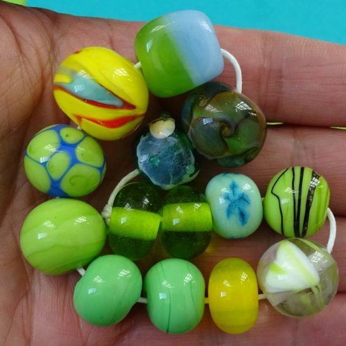 Lot de 14 perles en verre de murano, verre filé, perl.4538